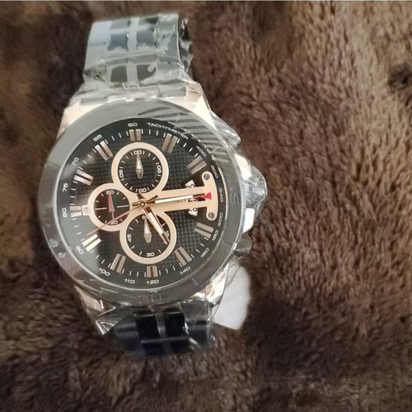 WATCH FUNCTION: All sub-dials and hands are functi - Picture 4 of 4